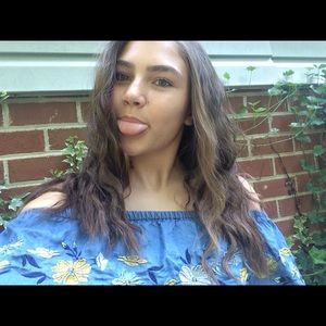 Meet your Posher, Caitlin